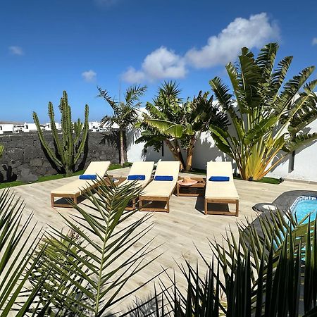 Villa Playa Blanca - Heated Pool, Aircon المظهر الخارجي الصورة