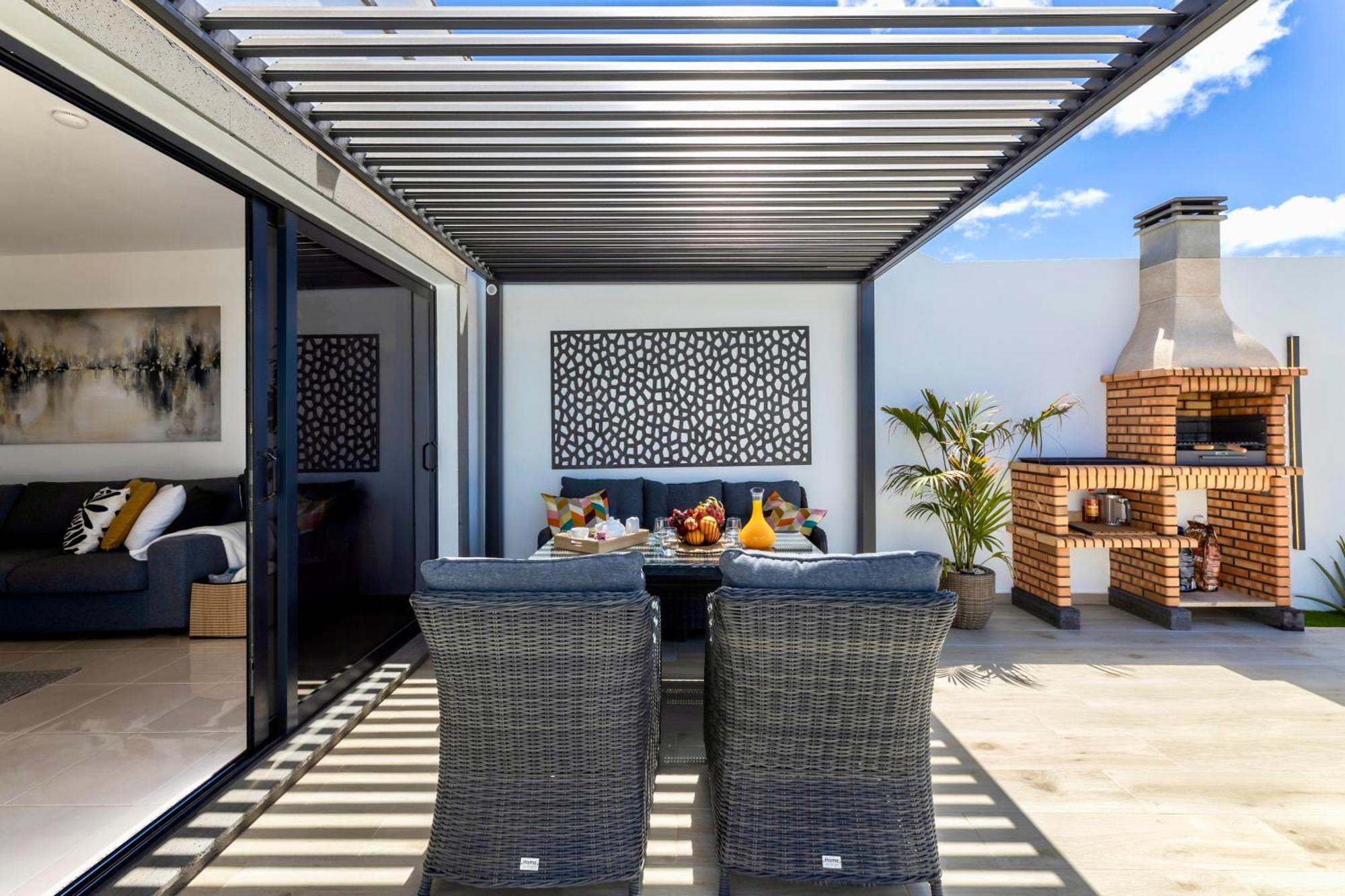Villa Playa Blanca - Heated Pool, Aircon المظهر الخارجي الصورة