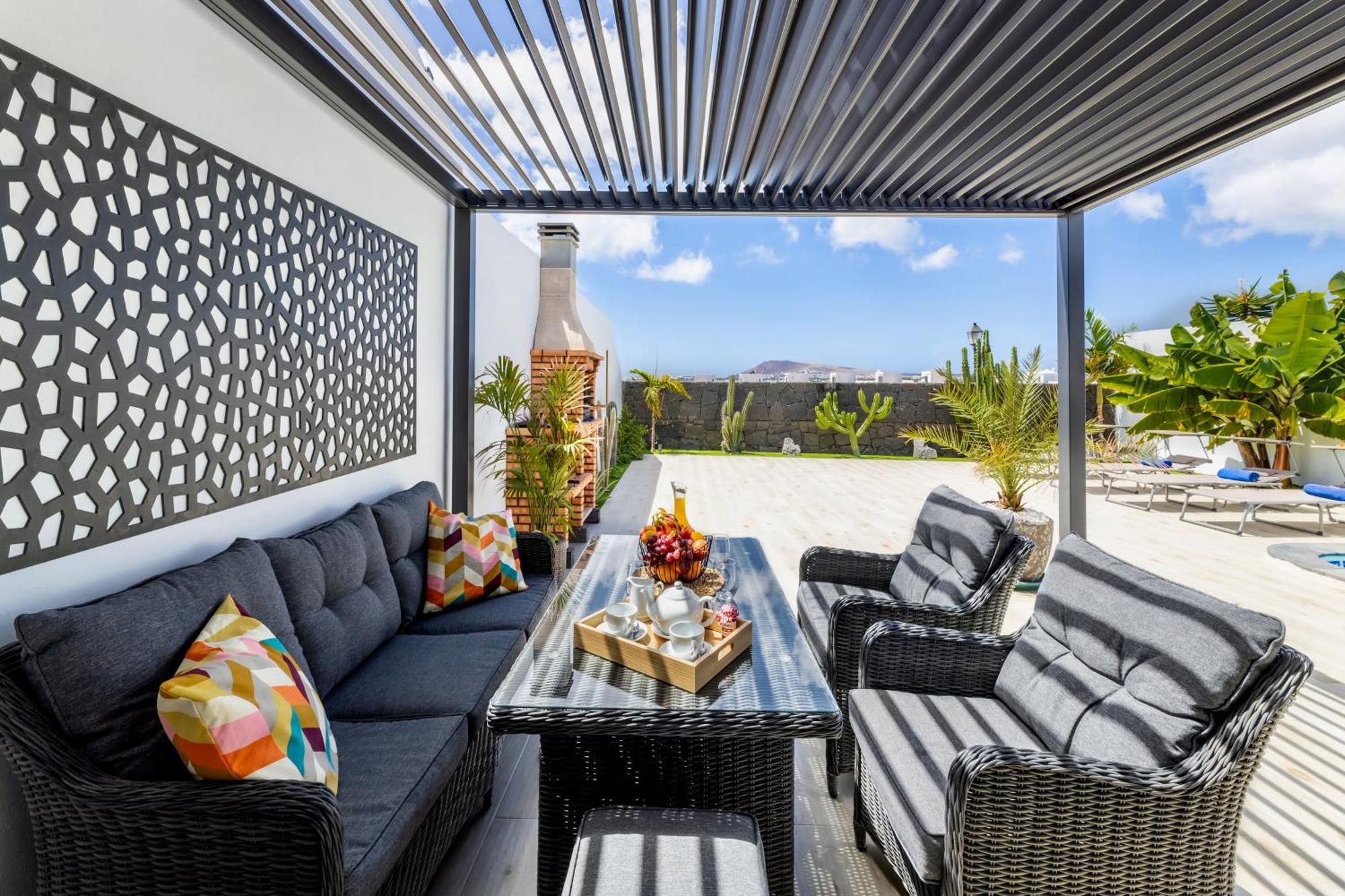 Villa Playa Blanca - Heated Pool, Aircon المظهر الخارجي الصورة