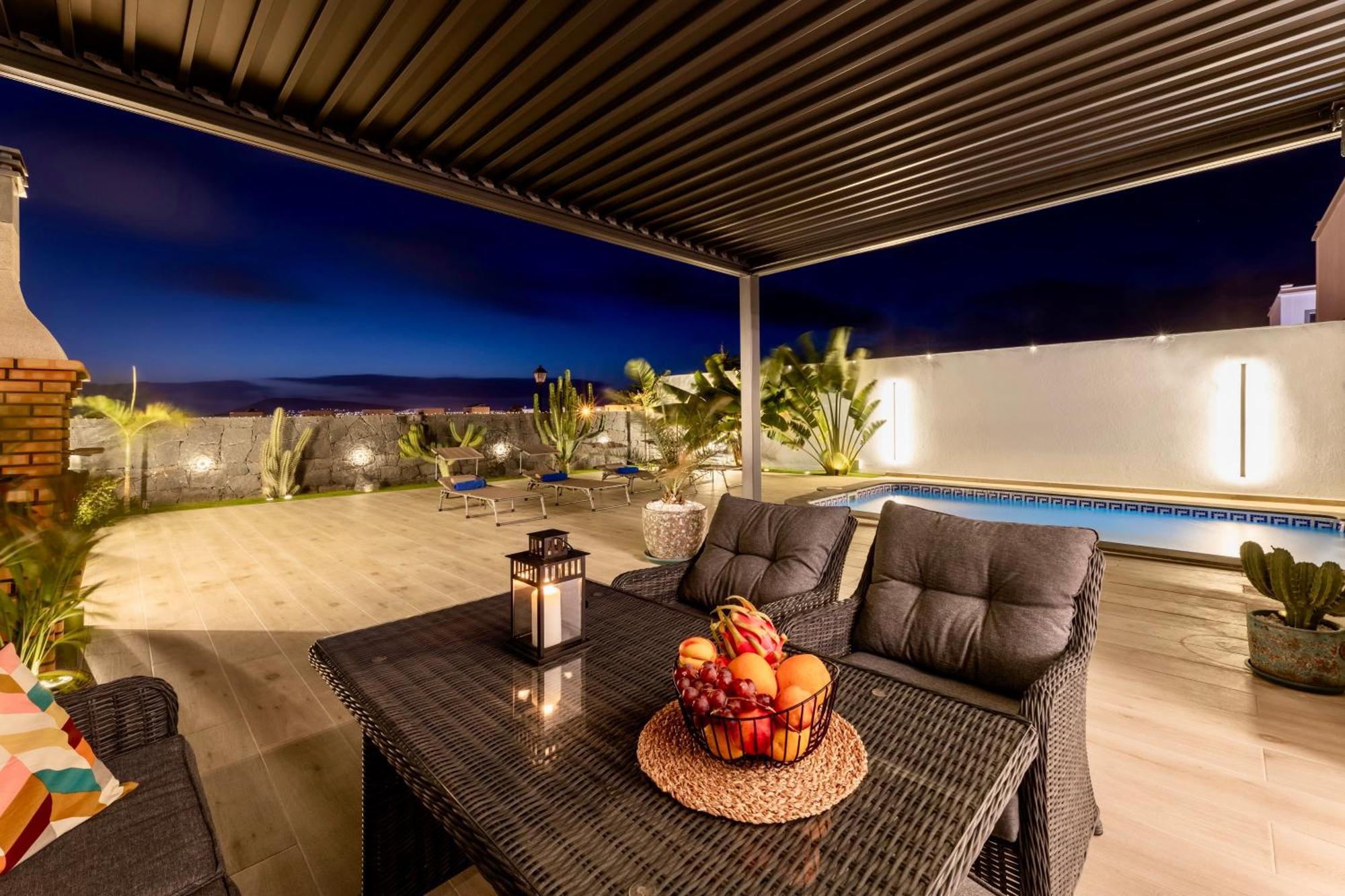 Villa Playa Blanca - Heated Pool, Aircon المظهر الخارجي الصورة