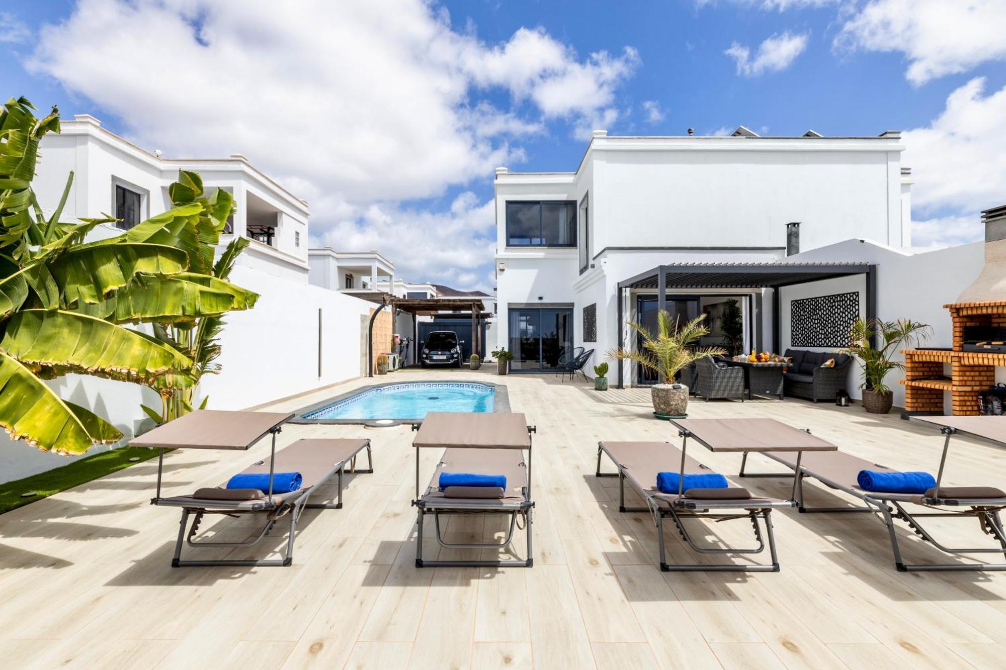 Villa Playa Blanca - Heated Pool, Aircon المظهر الخارجي الصورة