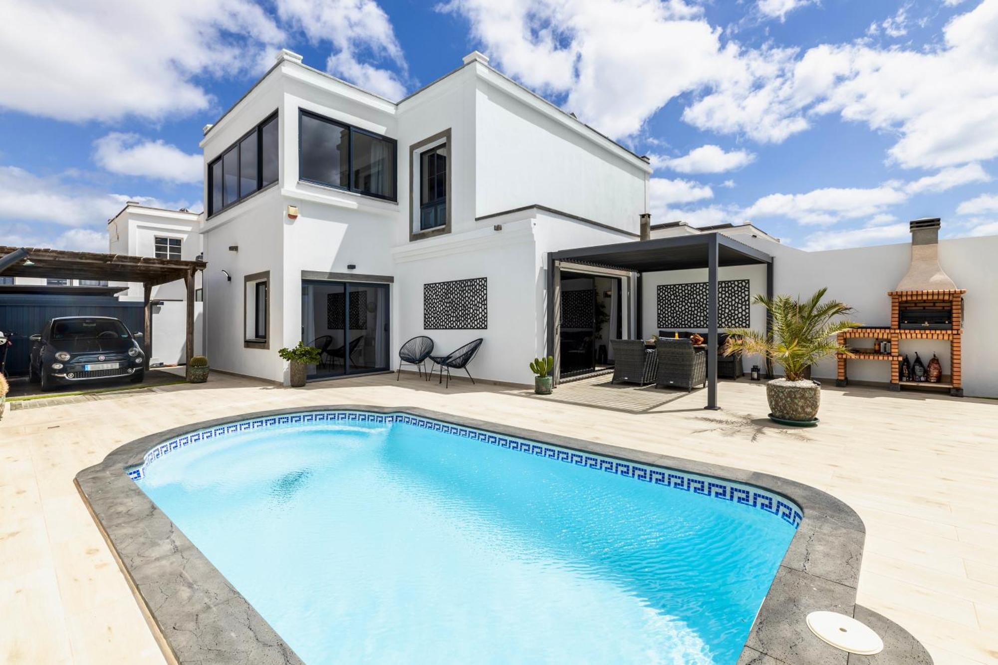 Villa Playa Blanca - Heated Pool, Aircon المظهر الخارجي الصورة