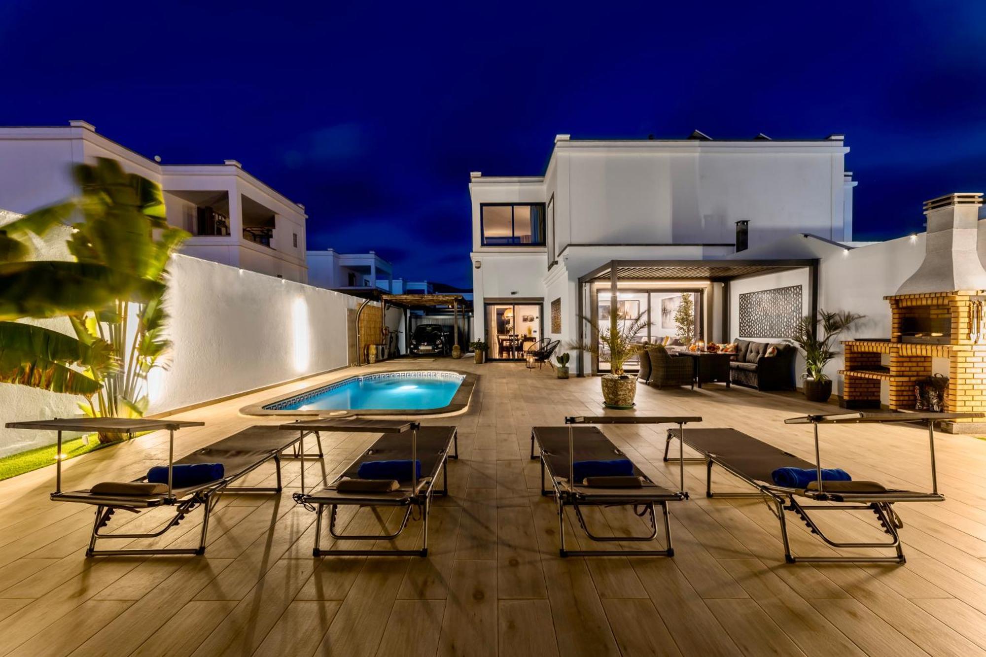 Villa Playa Blanca - Heated Pool, Aircon المظهر الخارجي الصورة
