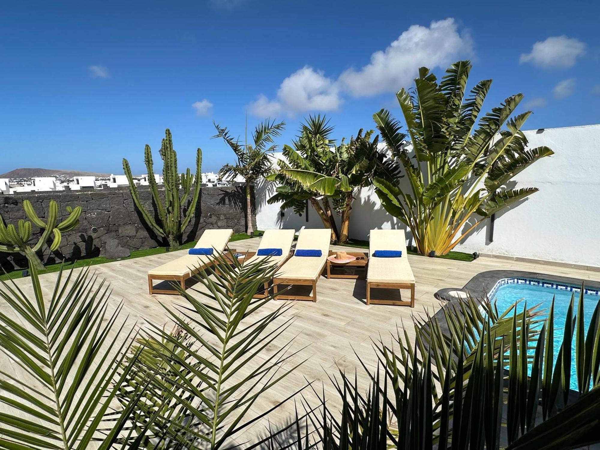 Villa Playa Blanca - Heated Pool, Aircon المظهر الخارجي الصورة